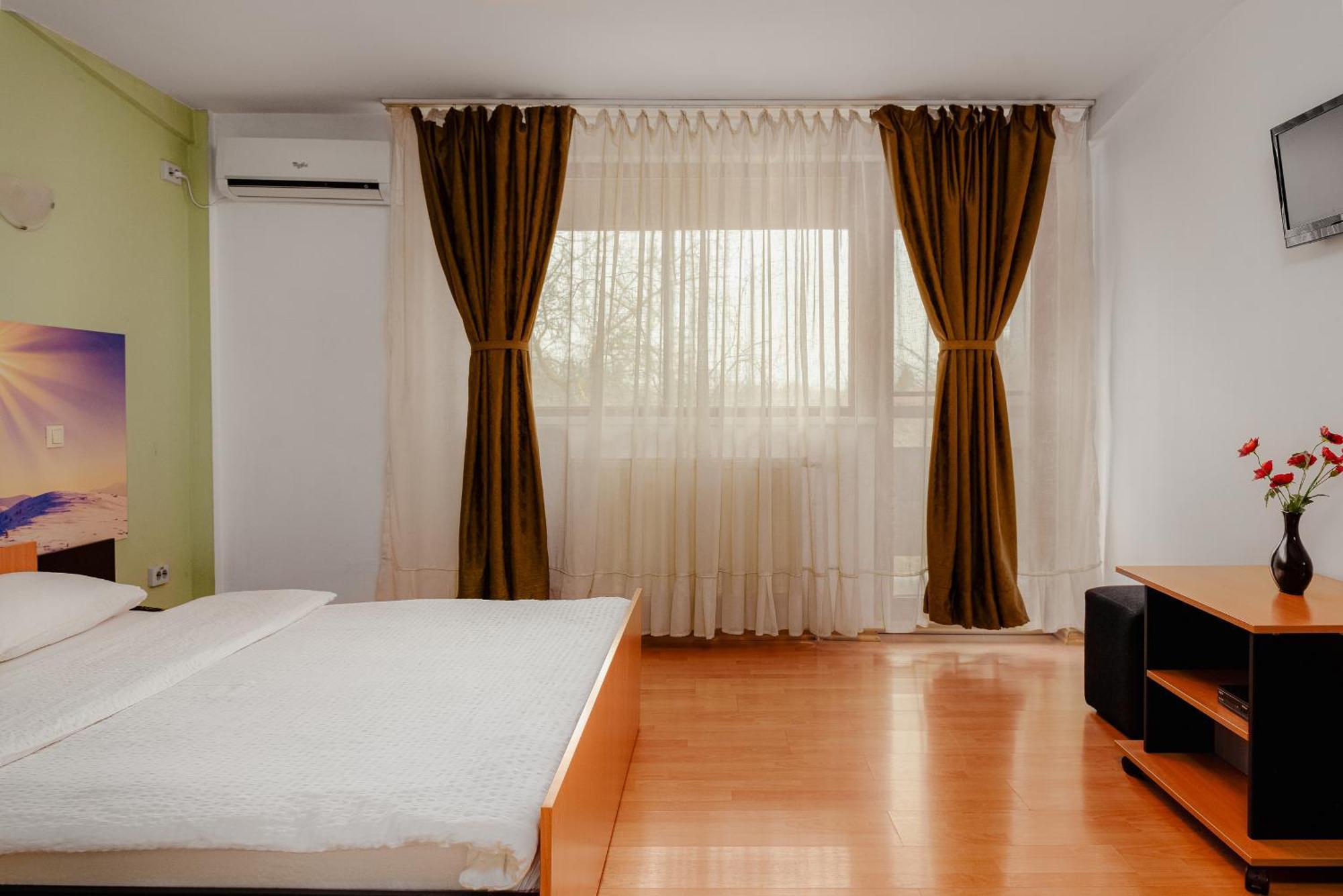 Business Transit To Therme & Bucharest Airport Saftica Luaran gambar